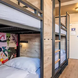 2* Hotel A&o